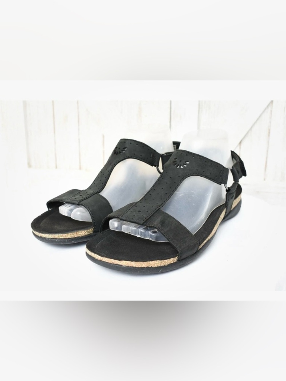 KEEN Women's Kaci Ana T-Strap, black sandals. Size 7.5